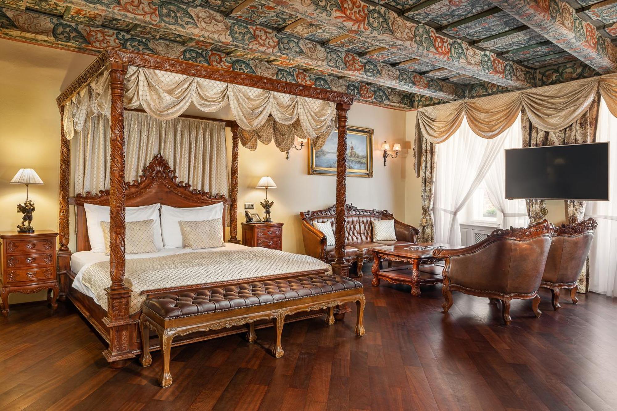 Hotel Iron Gate & By Bhg