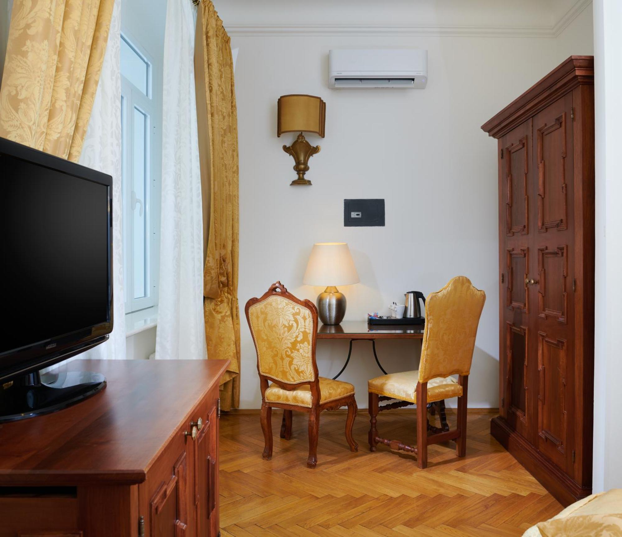 Charles Bridge Palace 4* Praga