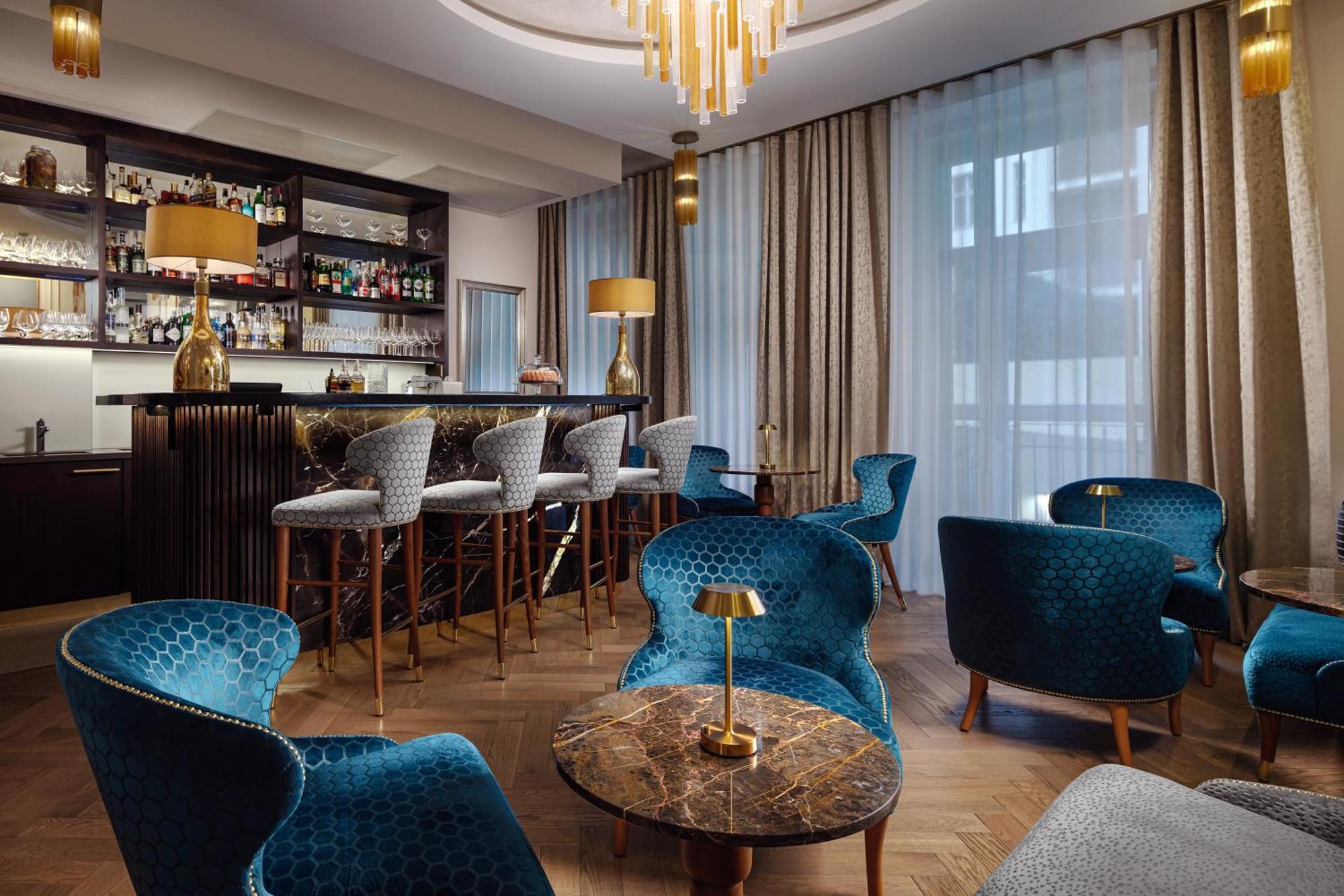 Allure & Hotel 4*