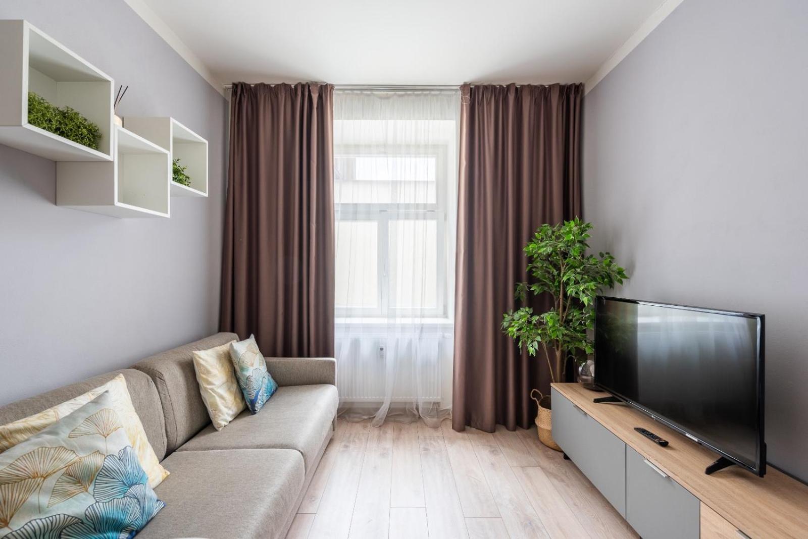 Honest Smichov Apartment *