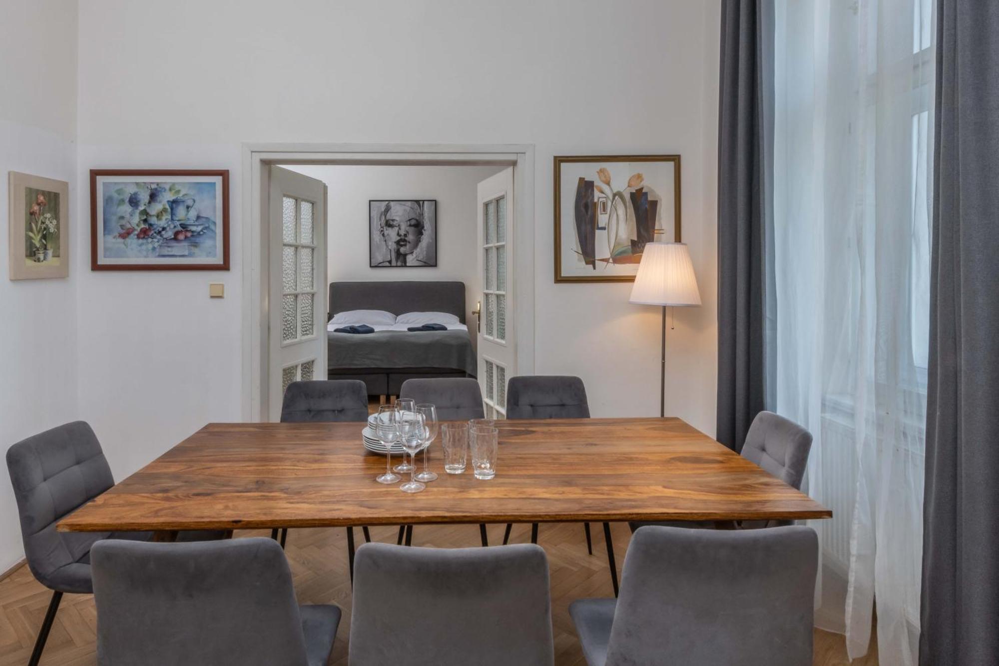 Centrally Located 3bd Near National Museum Apartamento Praga