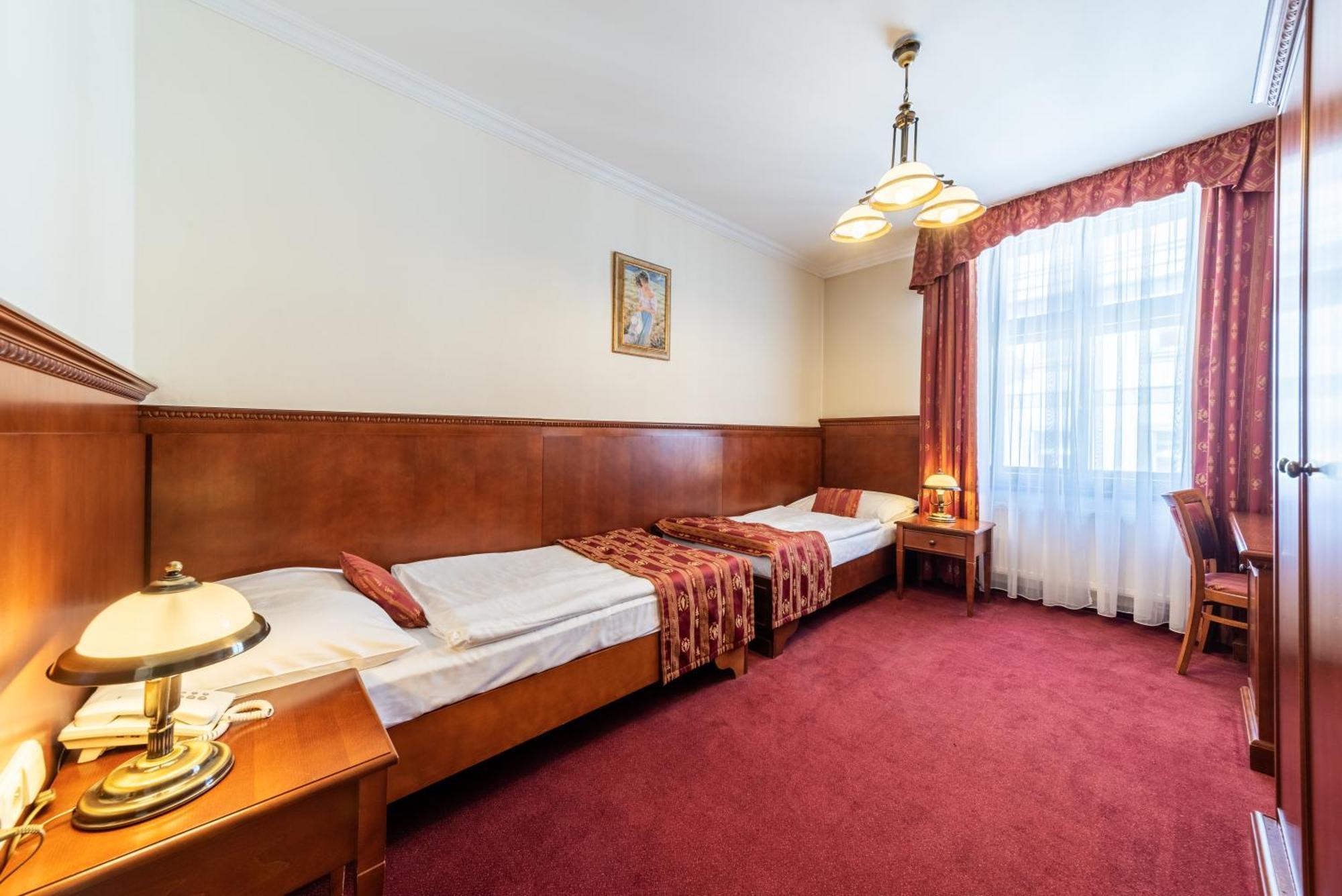 Hotel Arkada 4*