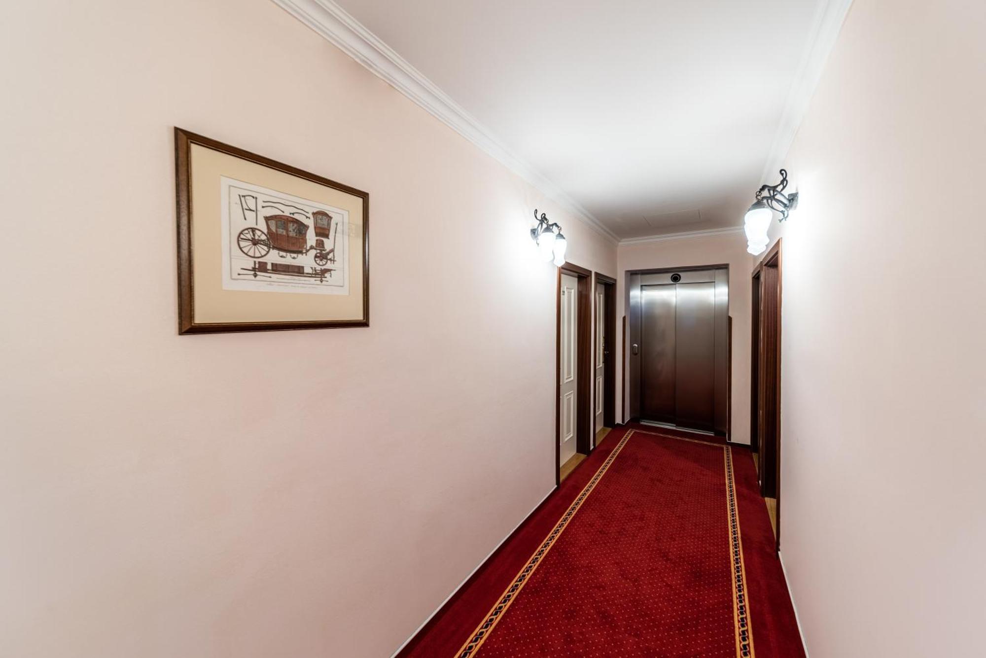 Hotel Arkada 4*