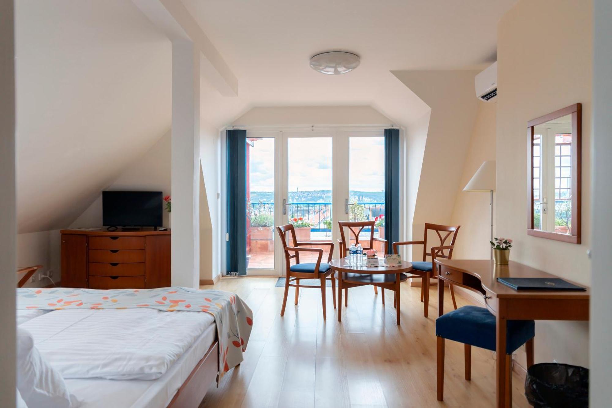 Apart Otel Orion 4*