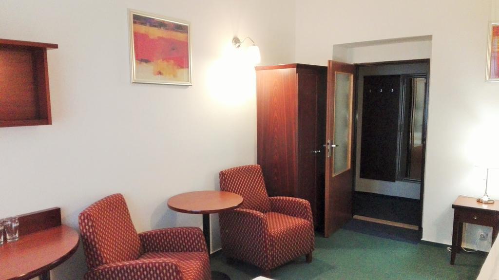 Hotel Elen's Arlington