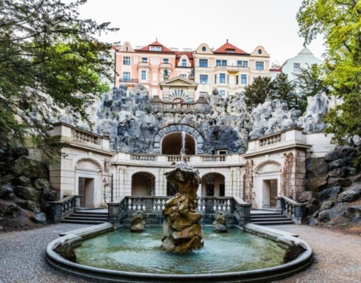 Claris Prague