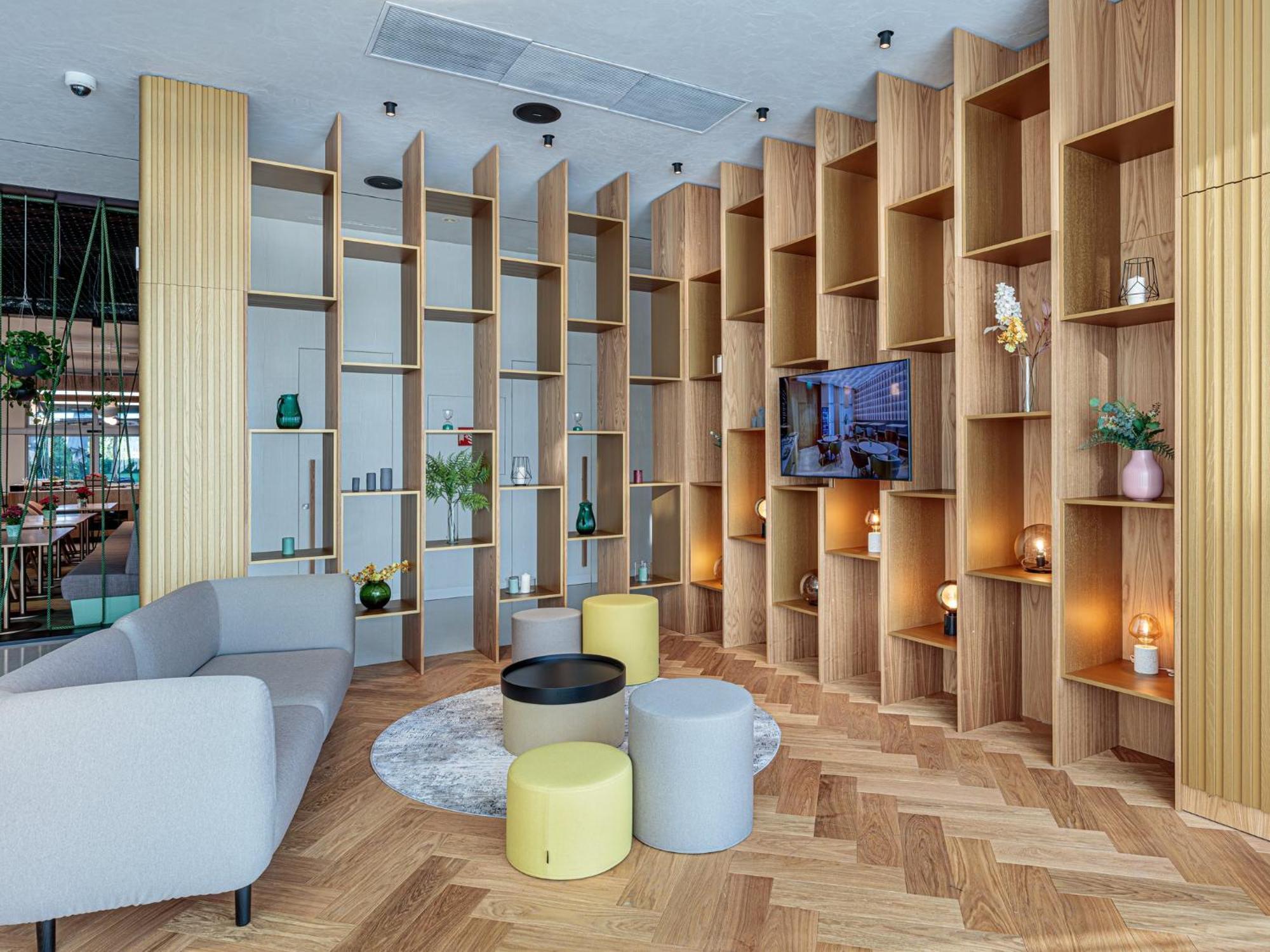 By Ihg Hotel