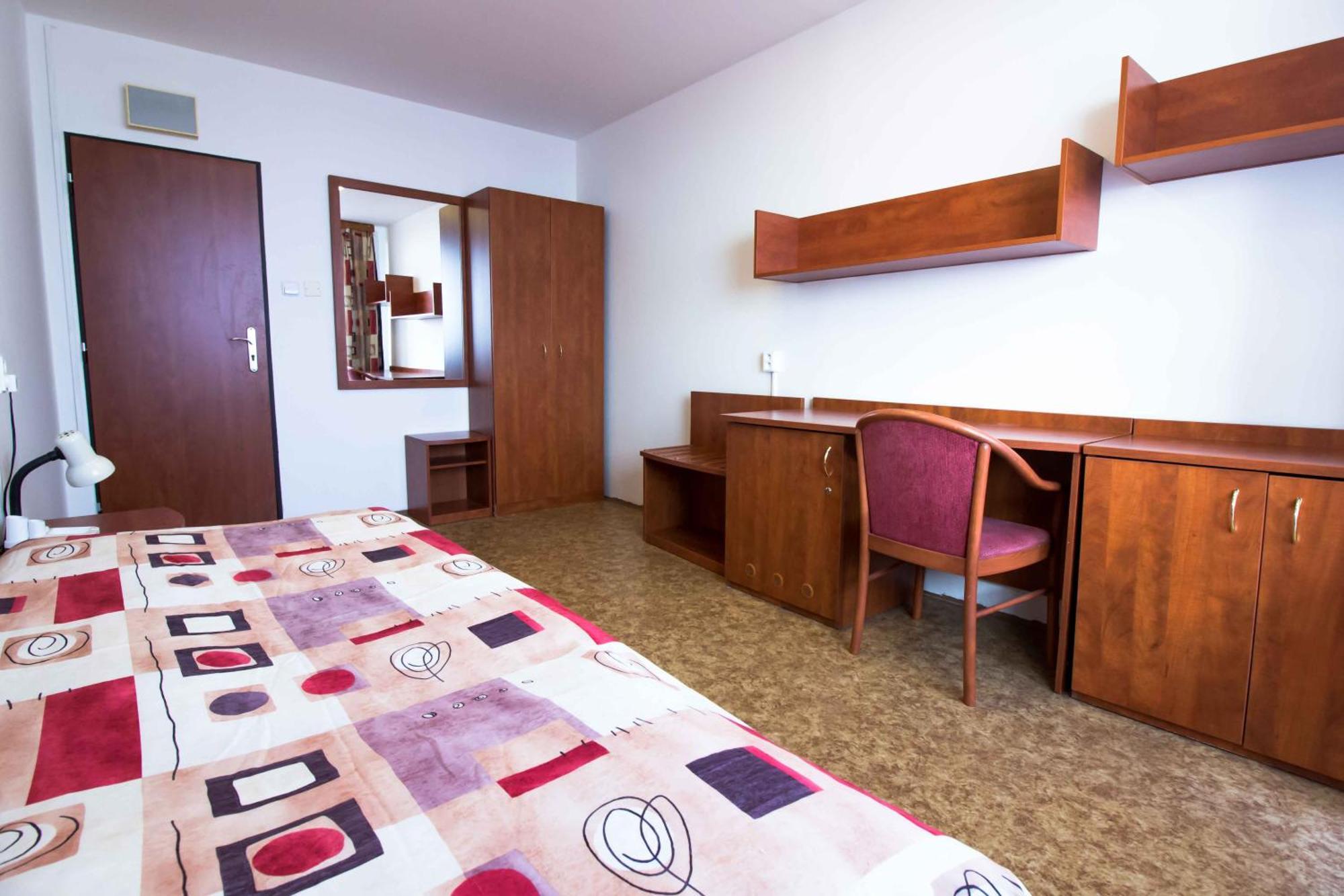 Eislerova Kolej Jarov Hostel