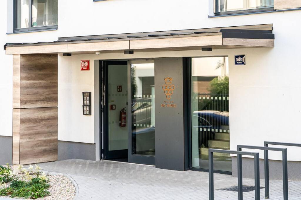 Free Parking- Newly Built Apartamento *