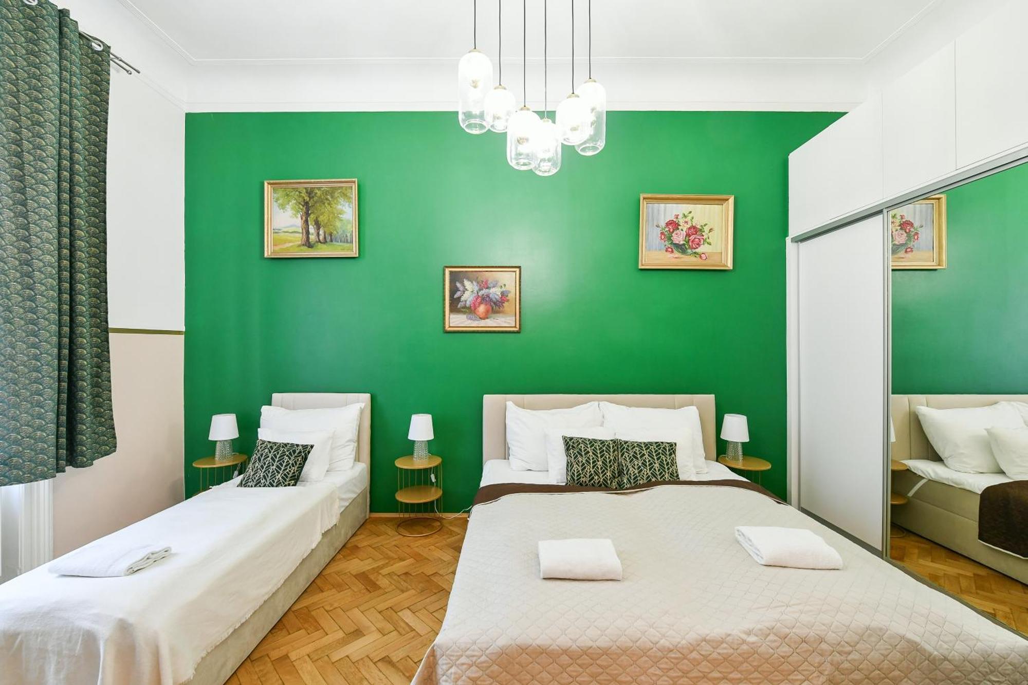 Stunning Charles Bridge Apartment Apartment