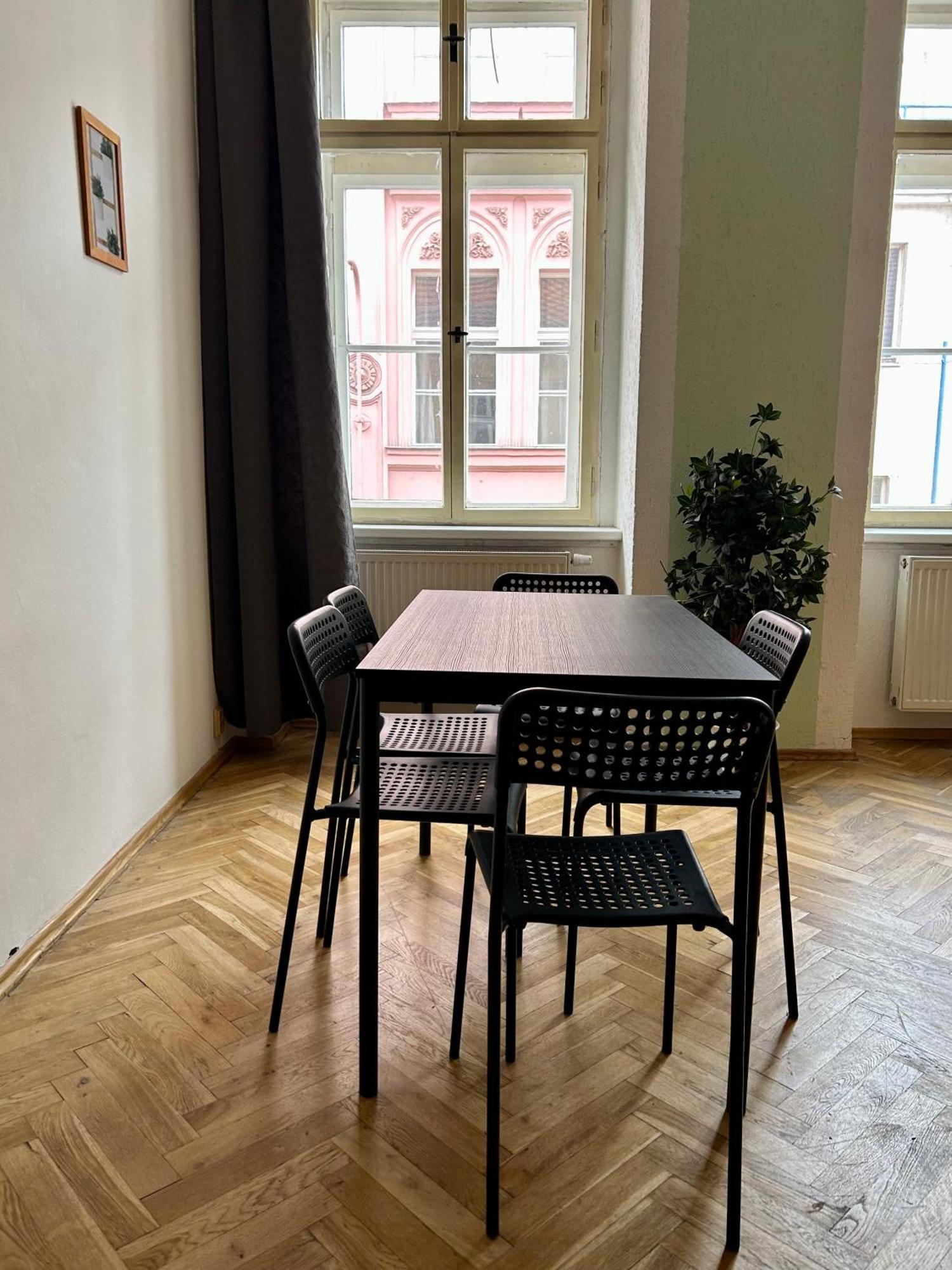 Party House - Ve Smeckach 18, Center!! Apartment Prague