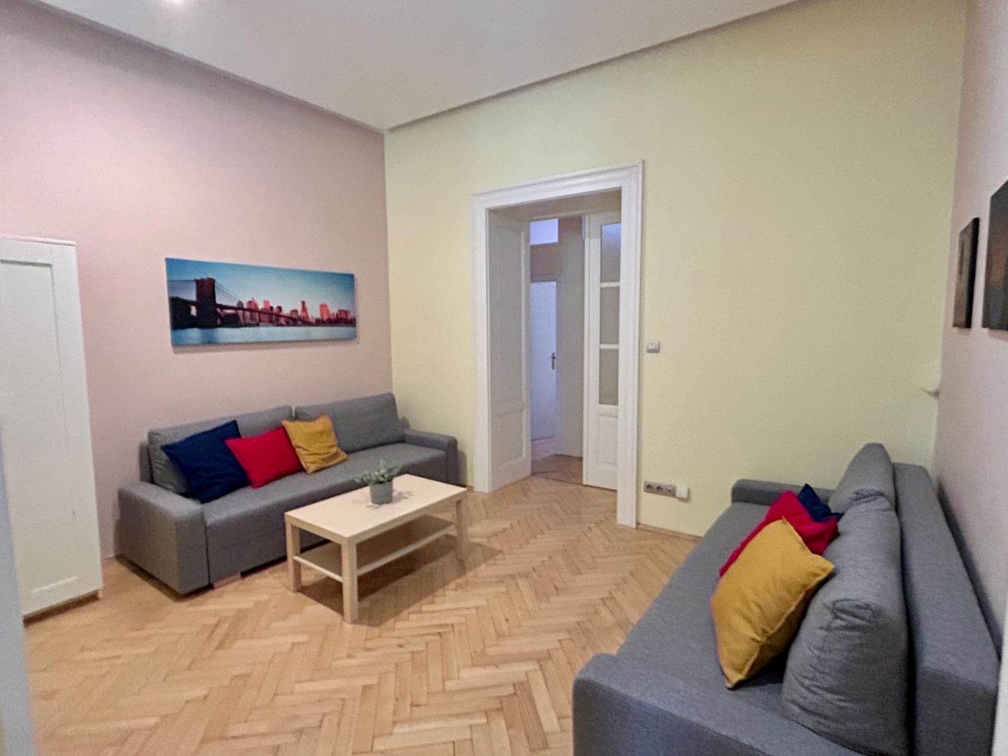 Apartment Party House - Ve Smeckach 18, Center!! Prague