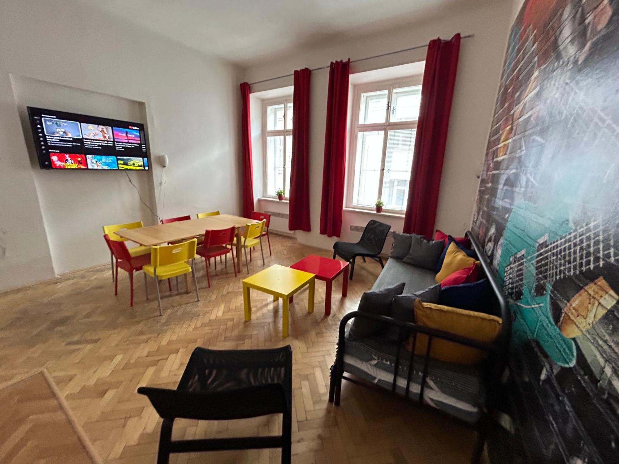 Party House - Ve Smeckach 18, Center!! Prague