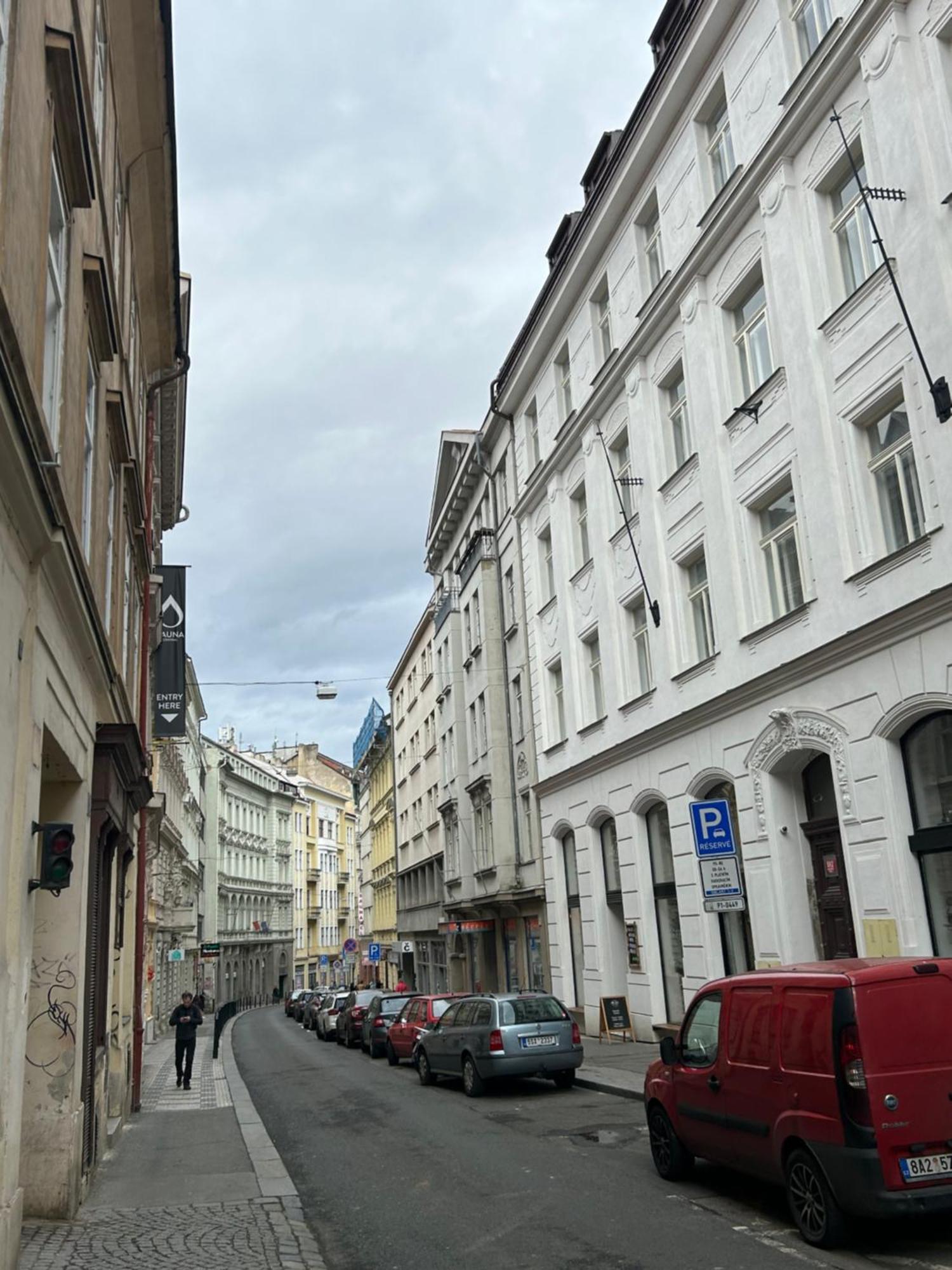 Party House - Ve Smeckach 18, Center!! * Prague