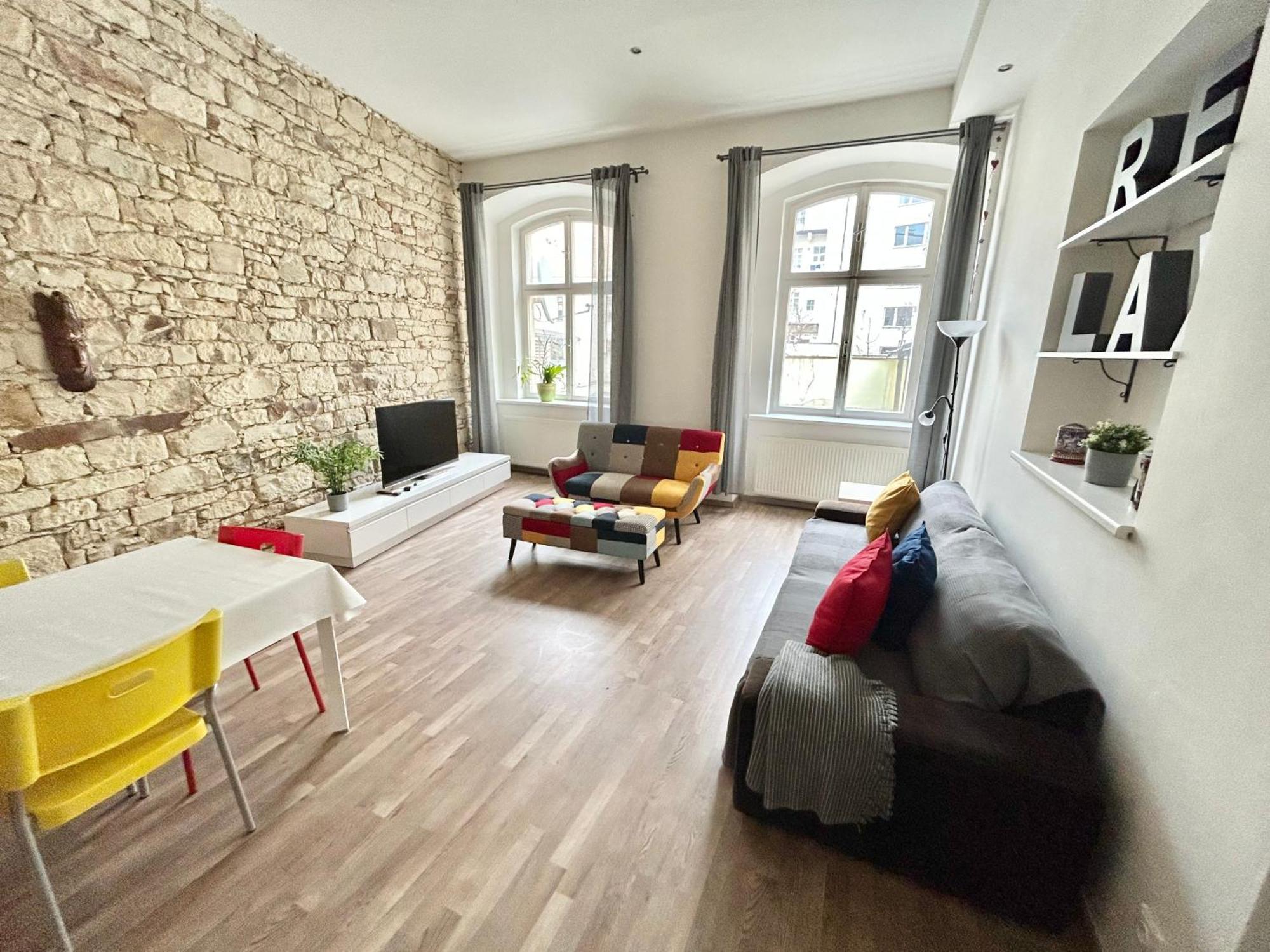 Party House - Ve Smeckach 18, Center!! Prague