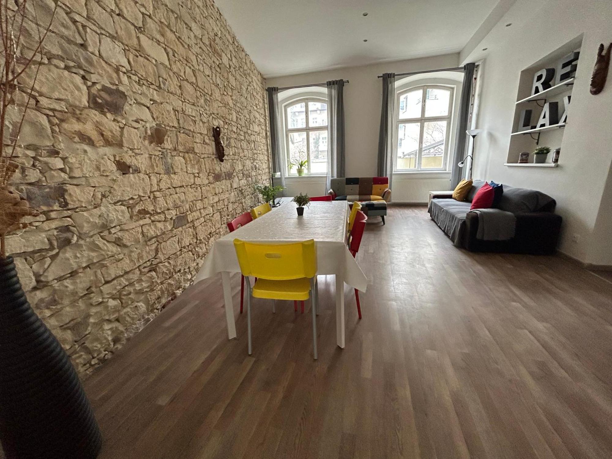 Party House - Ve Smeckach 18, Center!! * Prague
