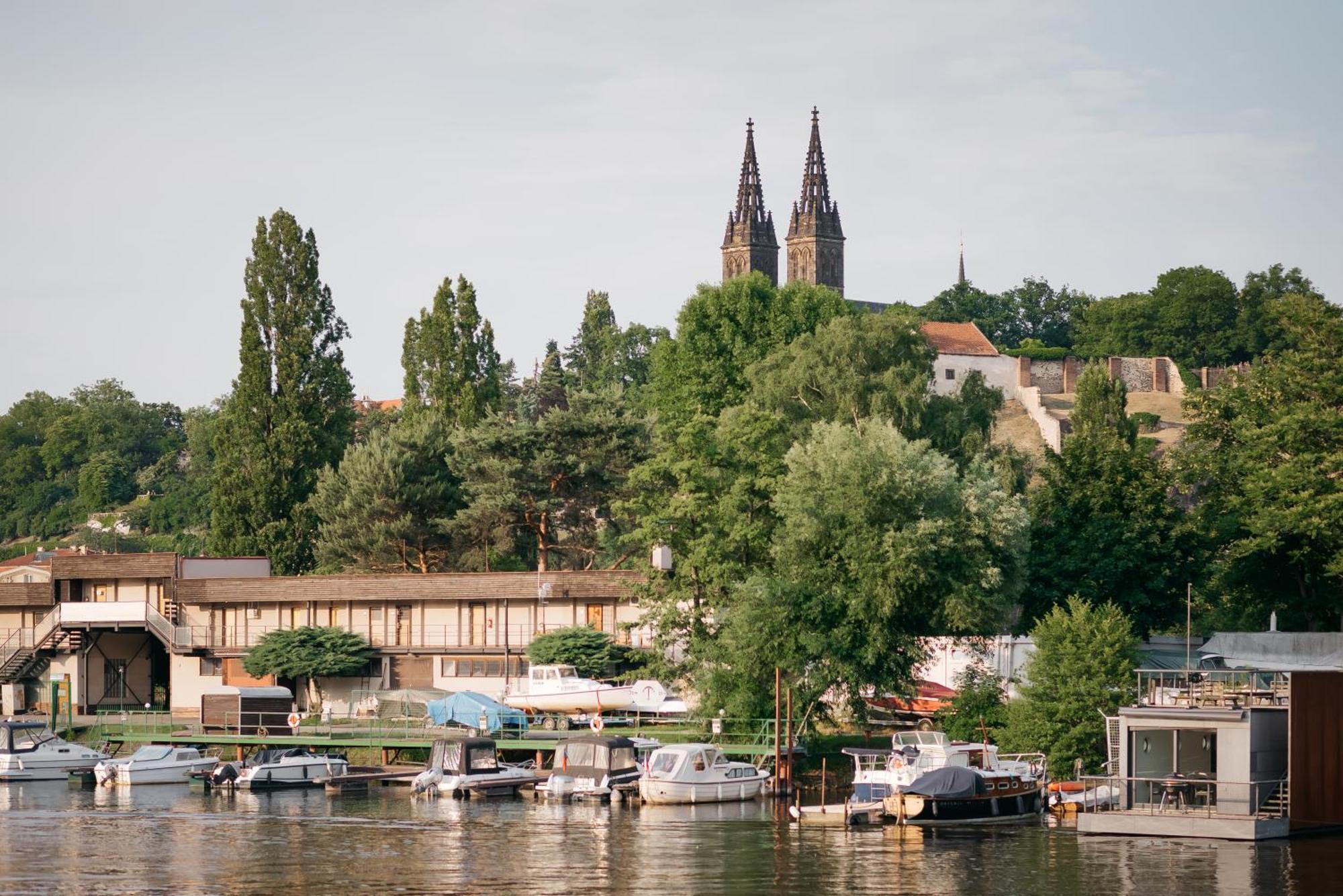 Houseboat Fred * Prague