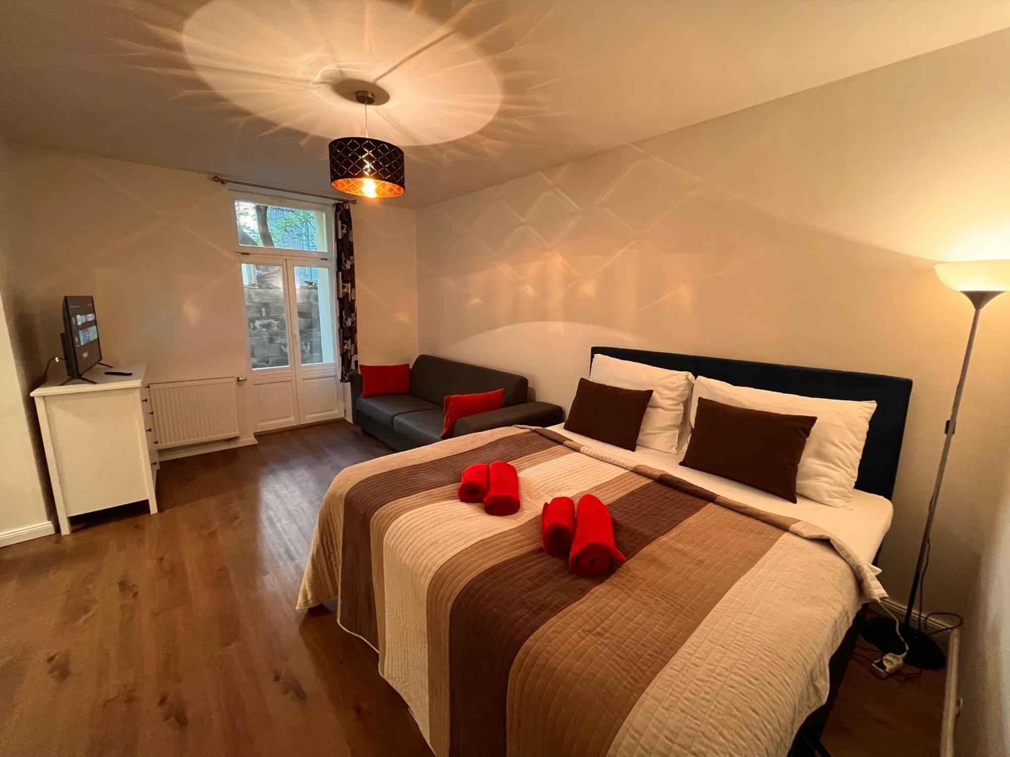 Riverbridge Apartment *