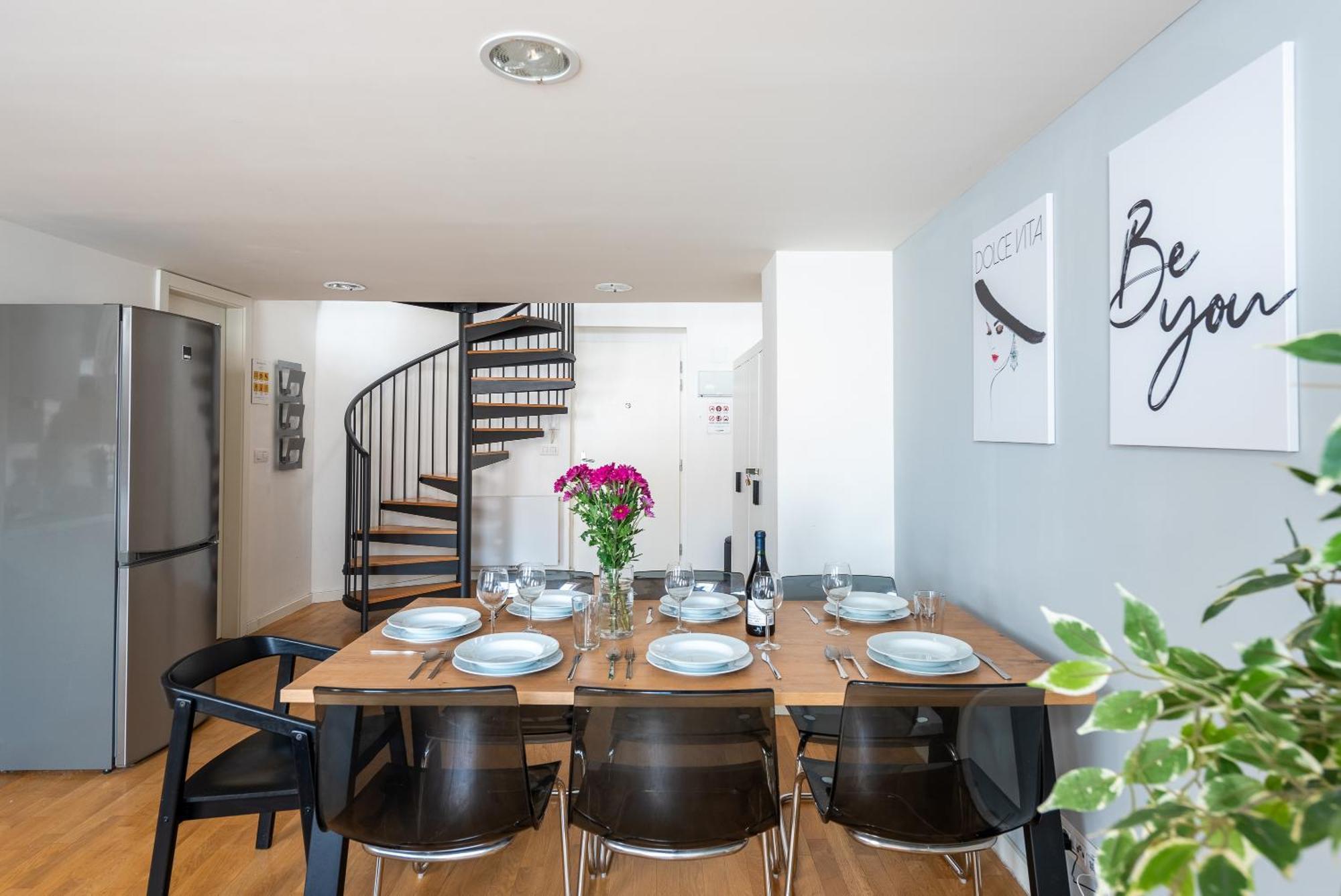 Duplex With Ac In Center *