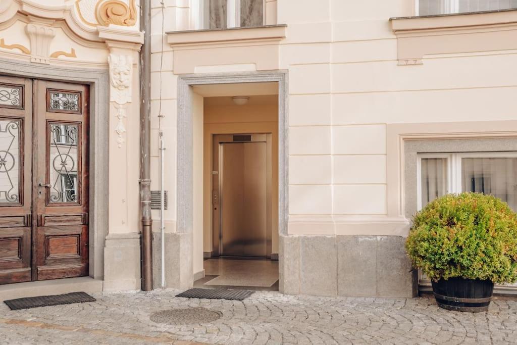 Magnificent Historical Penthouse In The Heart Of * Prague