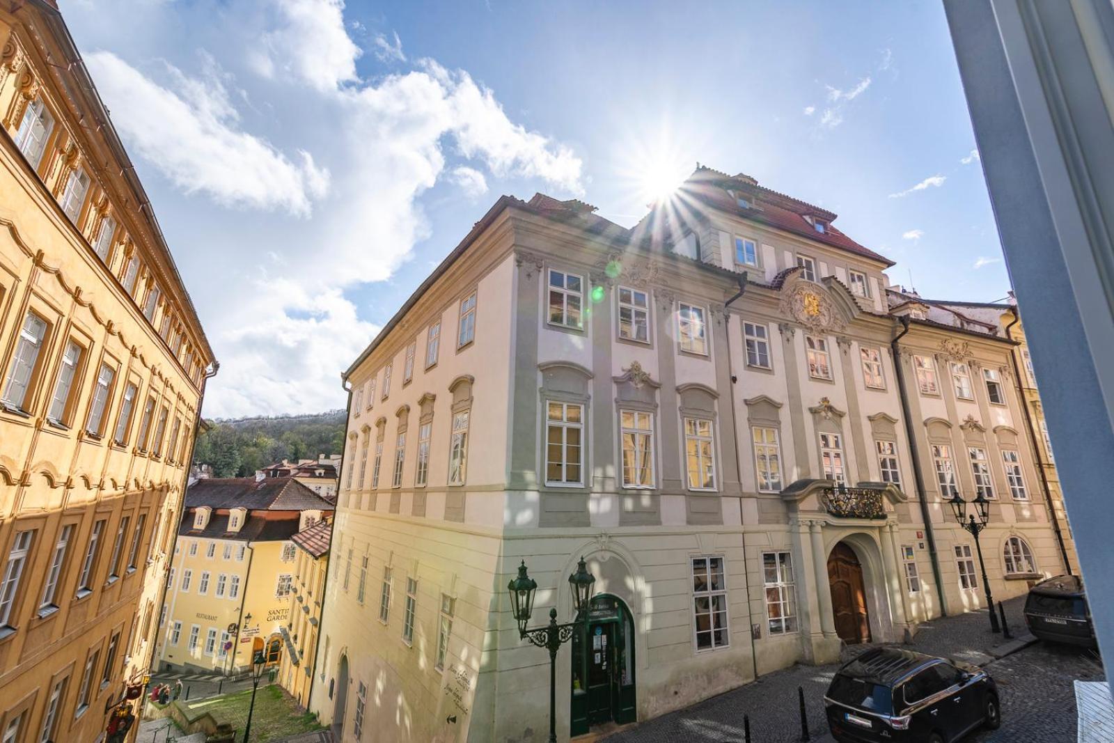 Primavera - Castle View Aparthotel Prague