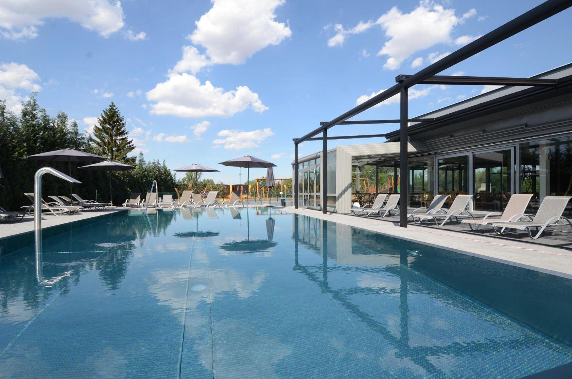 Aura Design & Garden Pool Prague