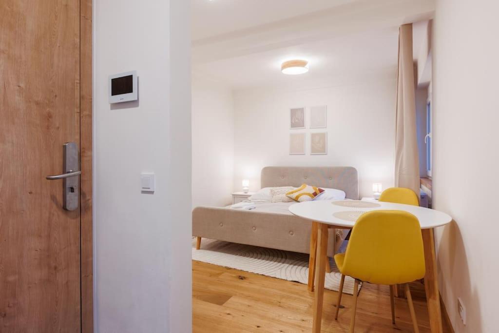 Appartement 1 Bedroom With Terrace And View