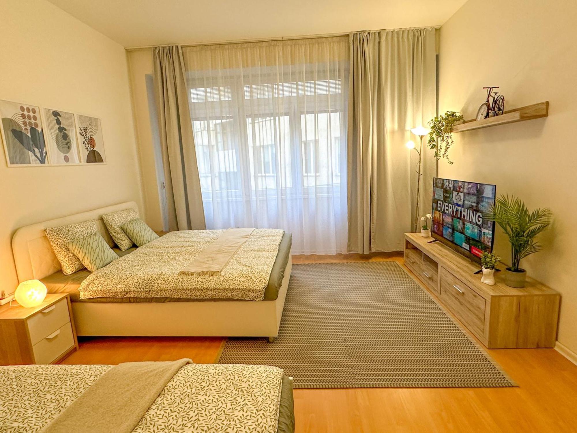 Charming By Museum And Wenceslas Square Apartment Prague