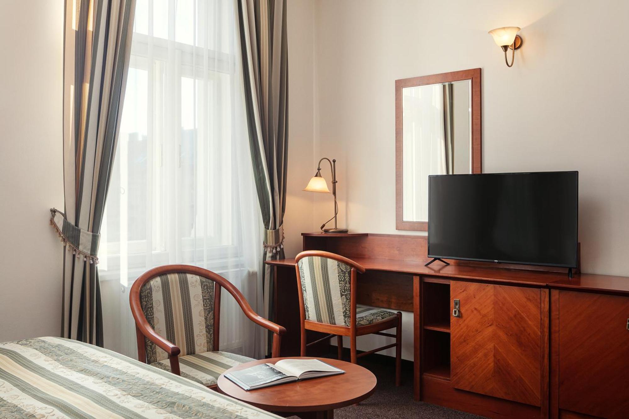 Otel Amigo Centre 4*