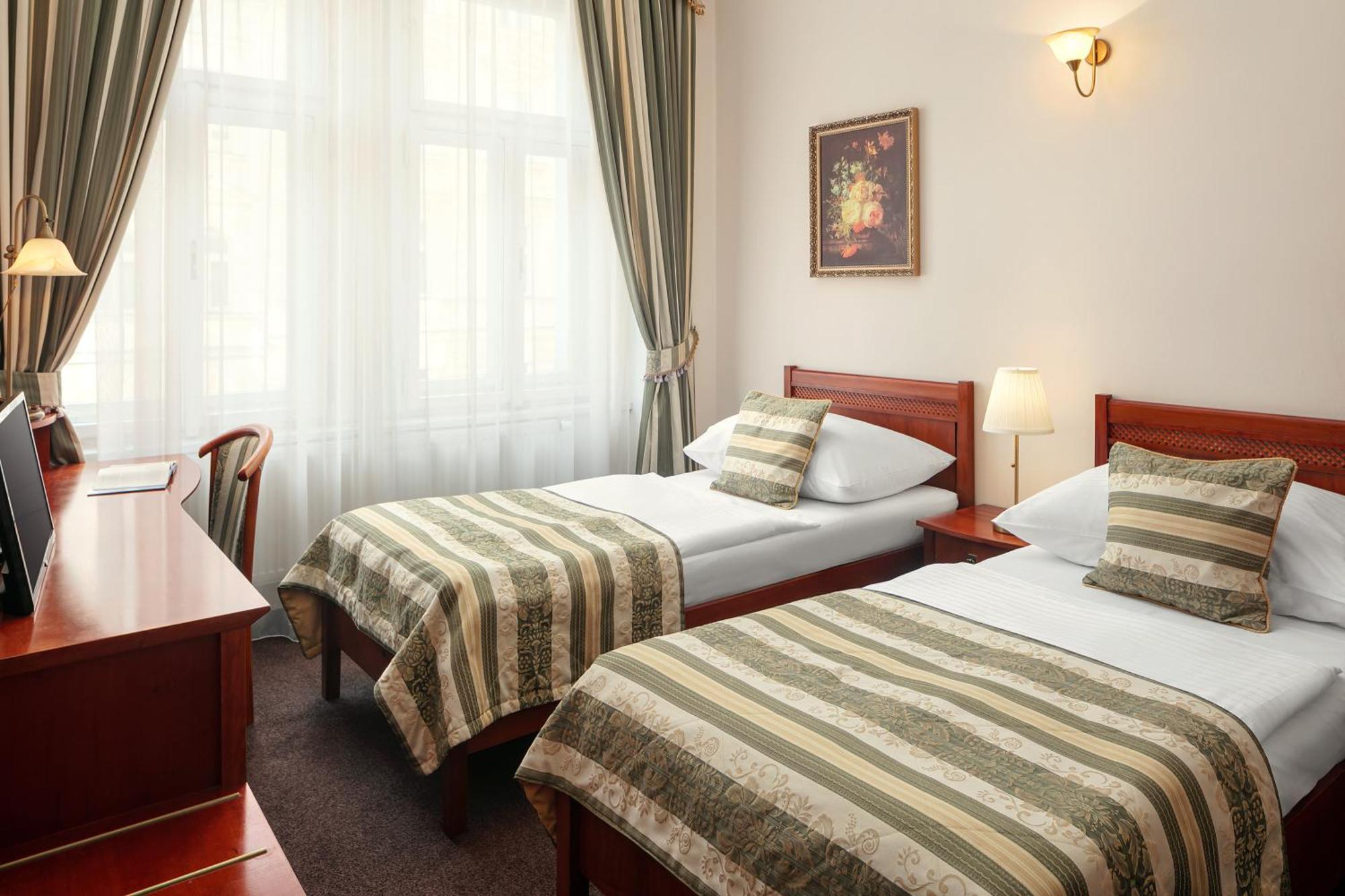 Otel Amigo Centre 4*