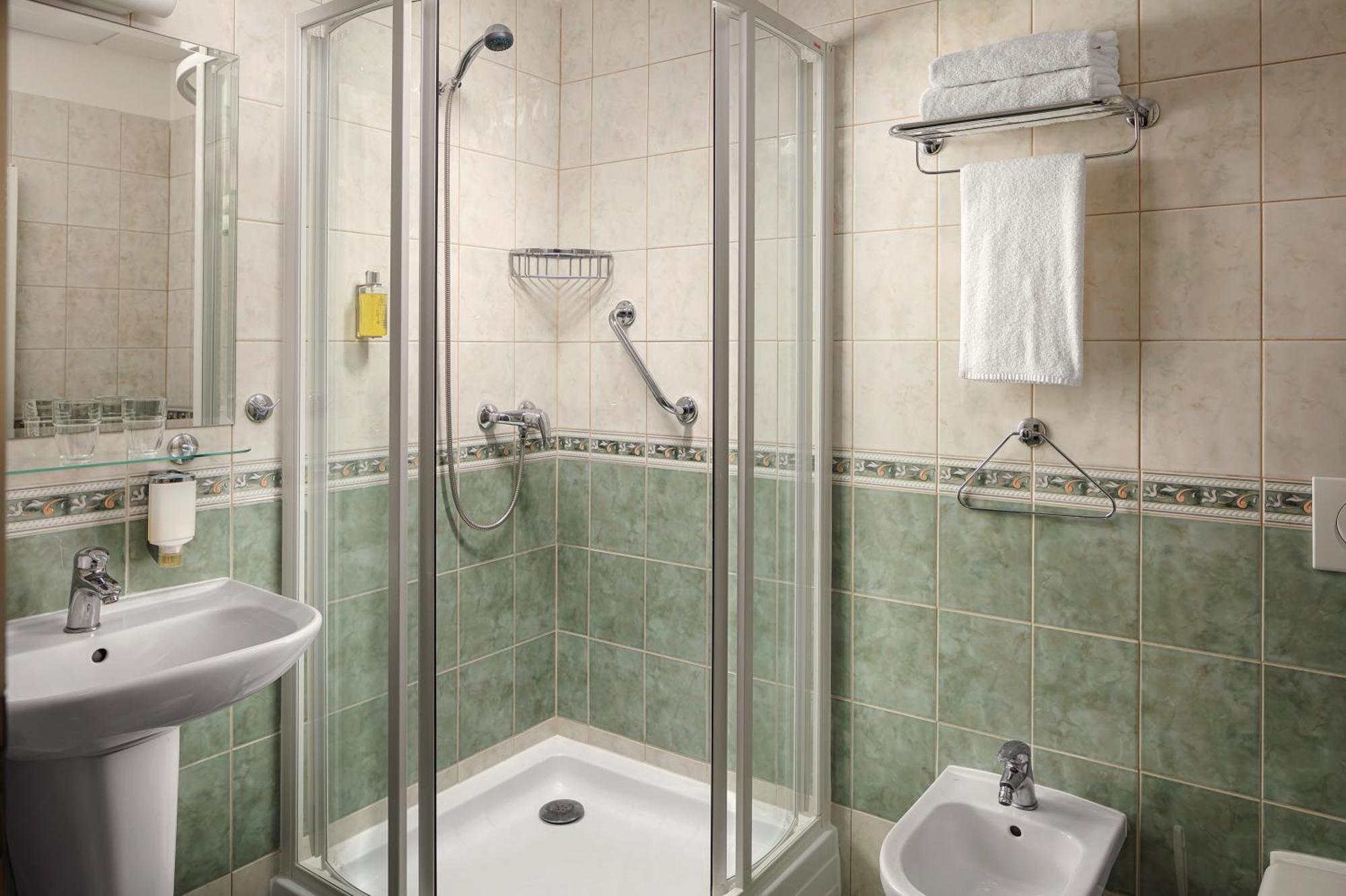 Alqush Downtown Hotel 4*