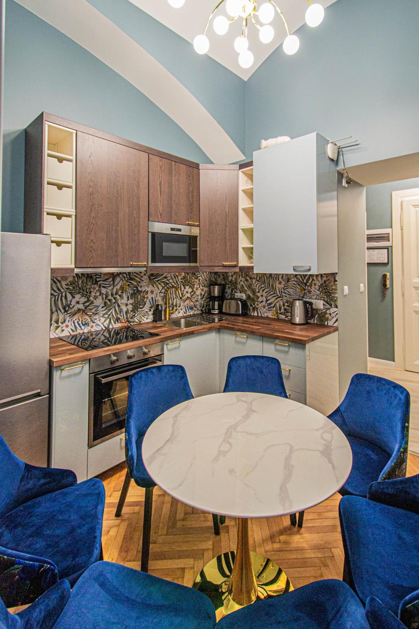 Apartment 4bdr Old Town Flat By Church Of St Anne Prague