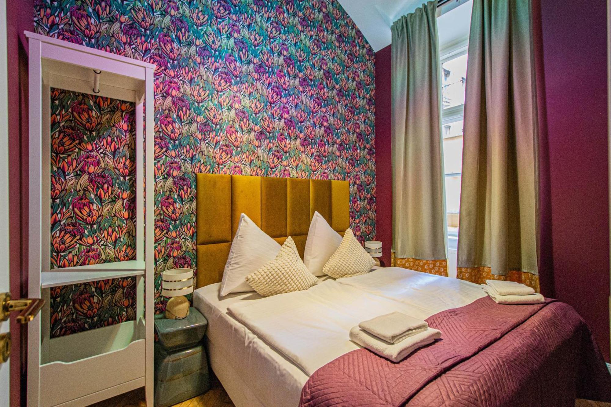4bdr Old Town Flat By Church Of St Anne * Prague
