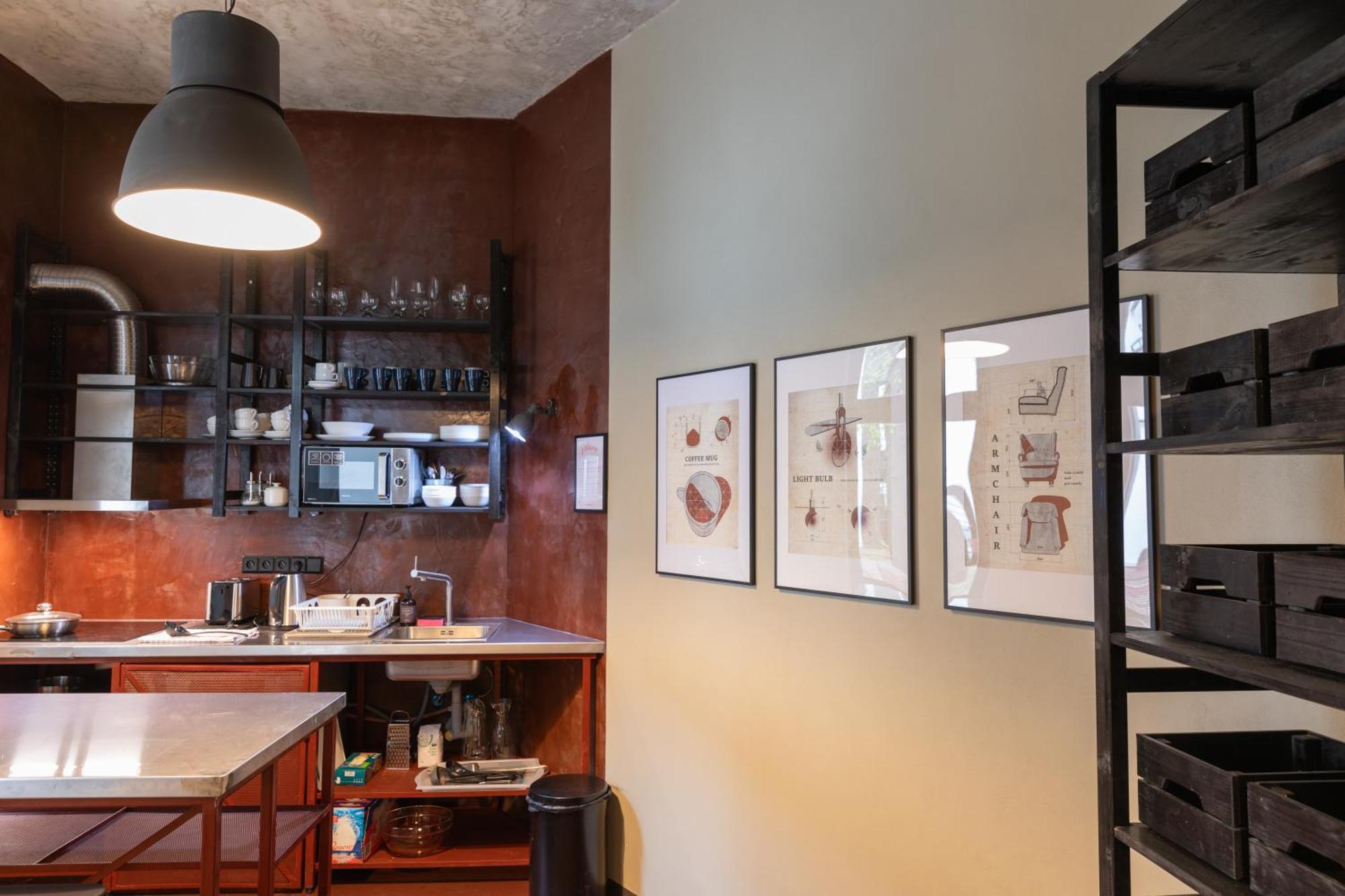 Sir Toby's Midtown Hostel