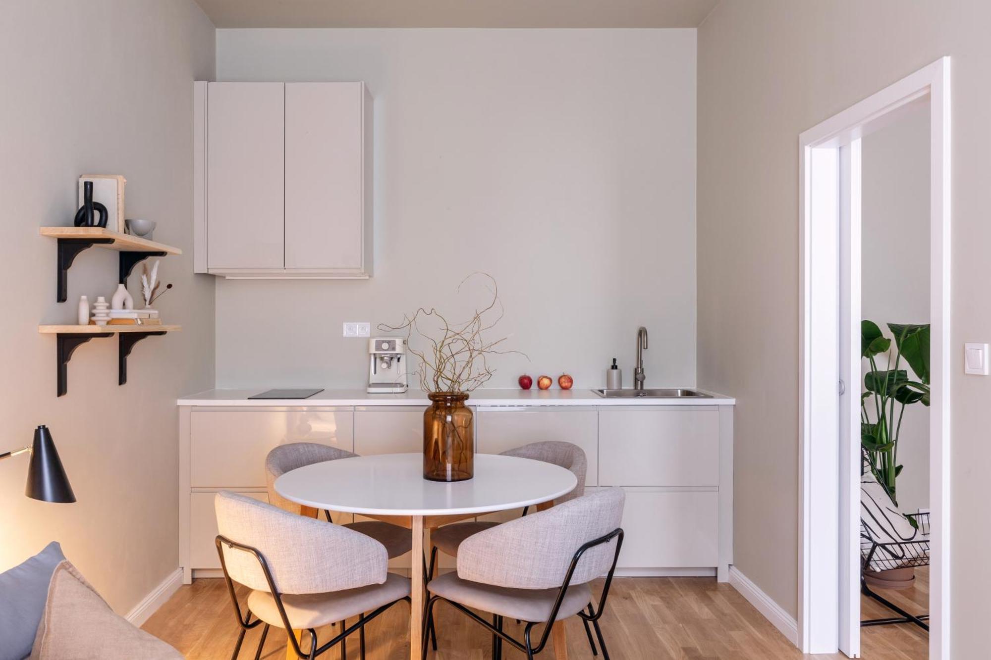 Turnkey I Karlin Square Apartment *