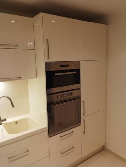Apartment Spacious Modern 3 Bedroom Aparment Prague