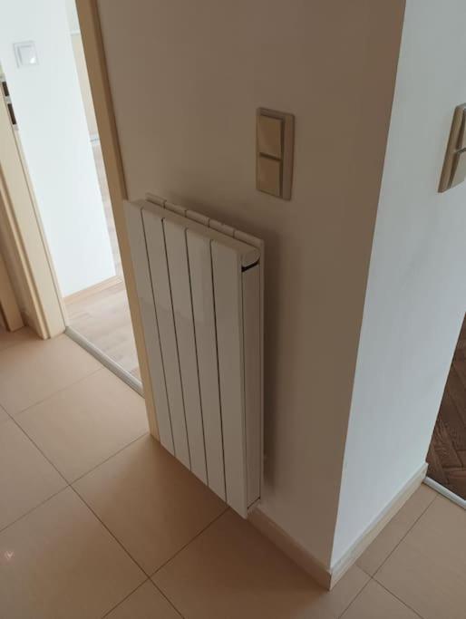 Spacious Modern 3 Bedroom Aparment Apartment