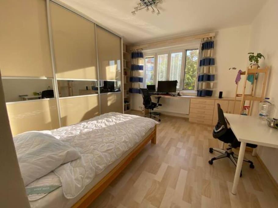 Apartment Spacious Modern 3 Bedroom Aparment Prague