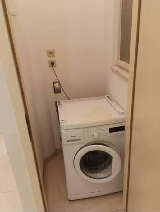 Spacious Modern 3 Bedroom Aparment Apartment Prague