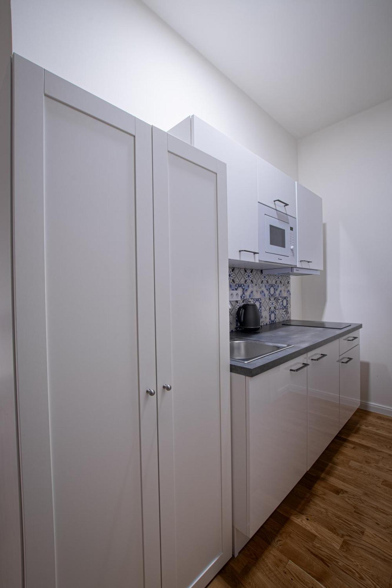 Helen New Chain Florenc Apartamento