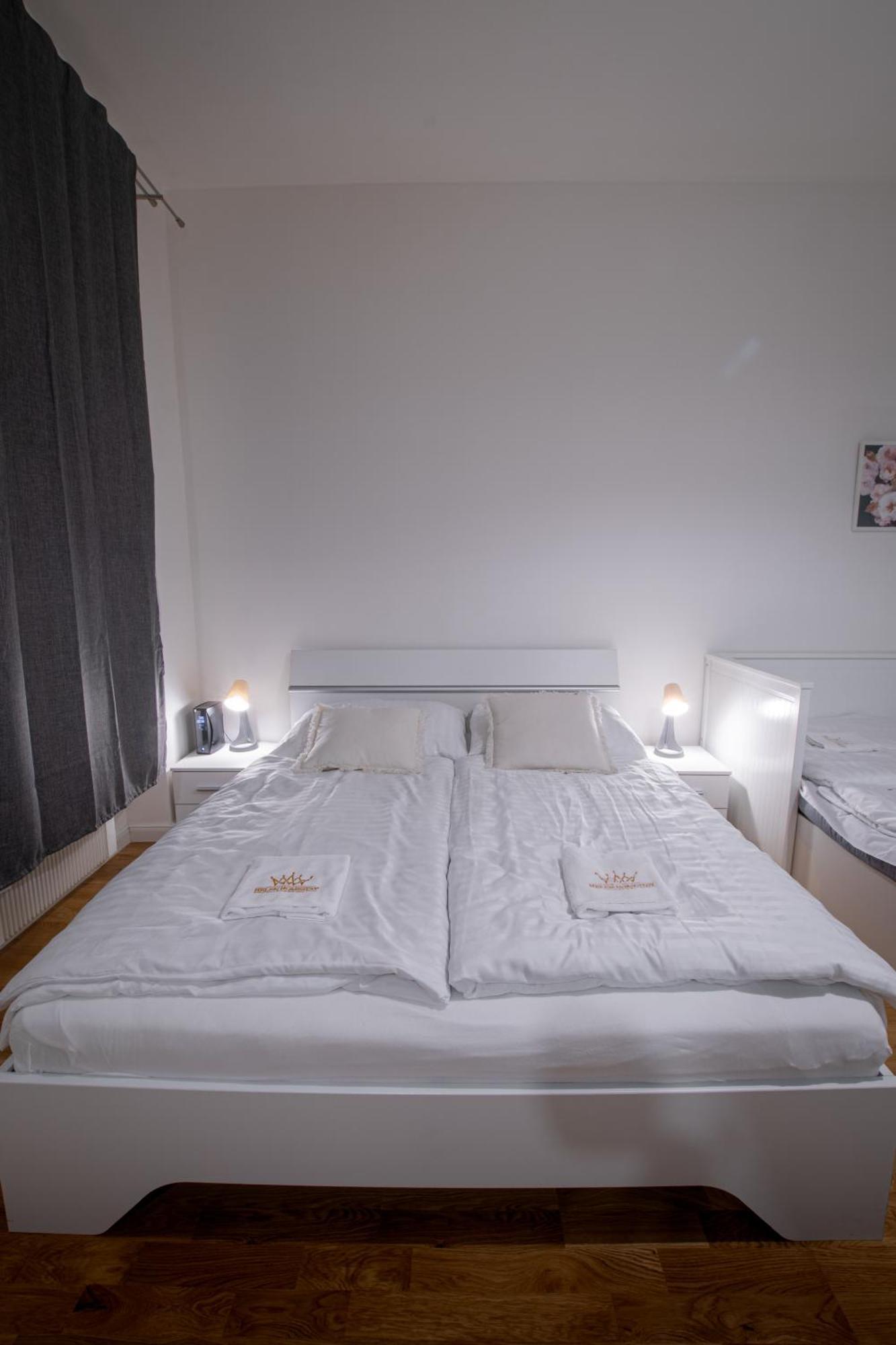 Helen New Chain Florenc Apartamento Praga