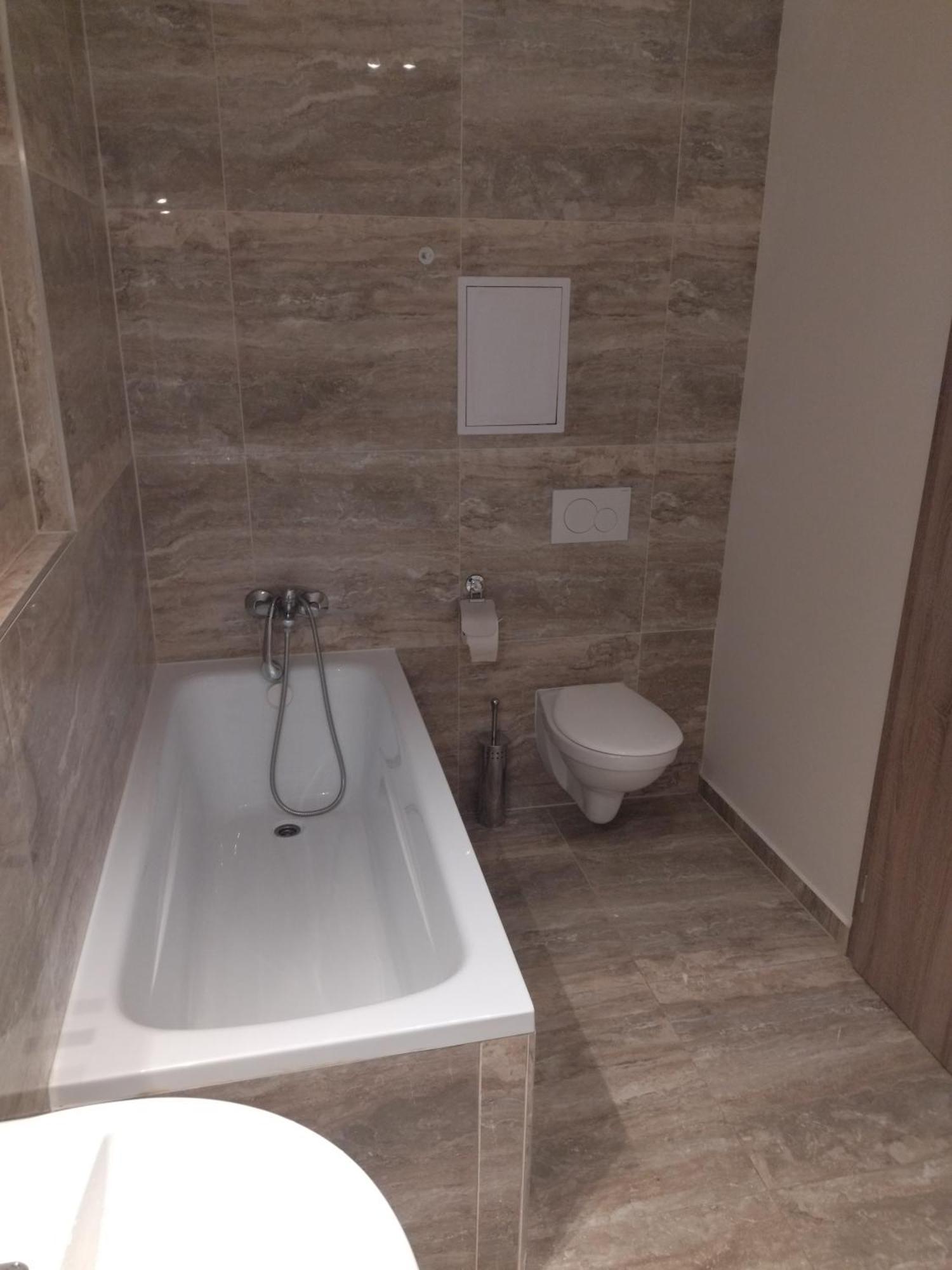 Brand New #24 In Elite With Free Secure Parking In The Center Prague