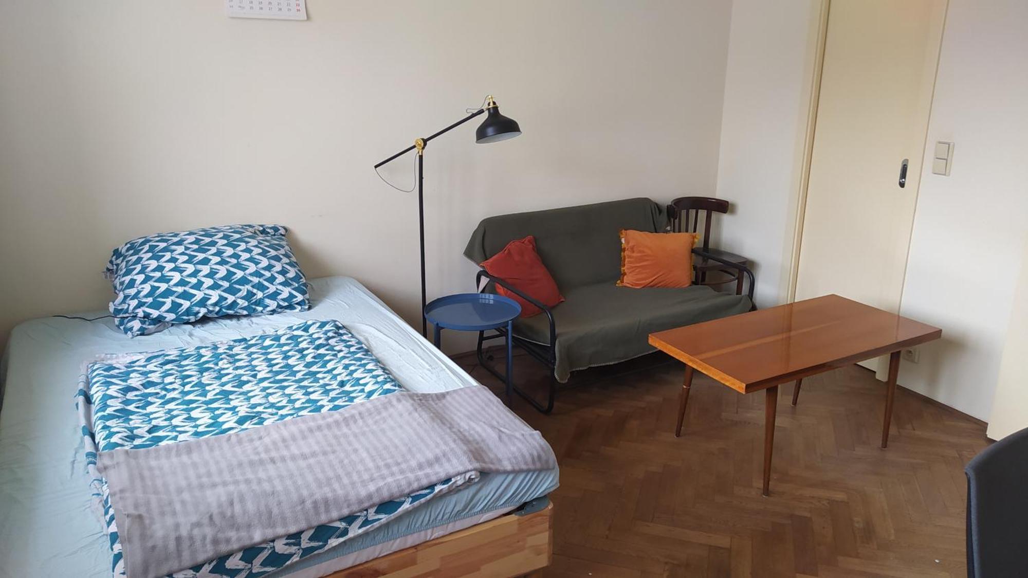 Privatunterkunft Spacious In 6 Near Center