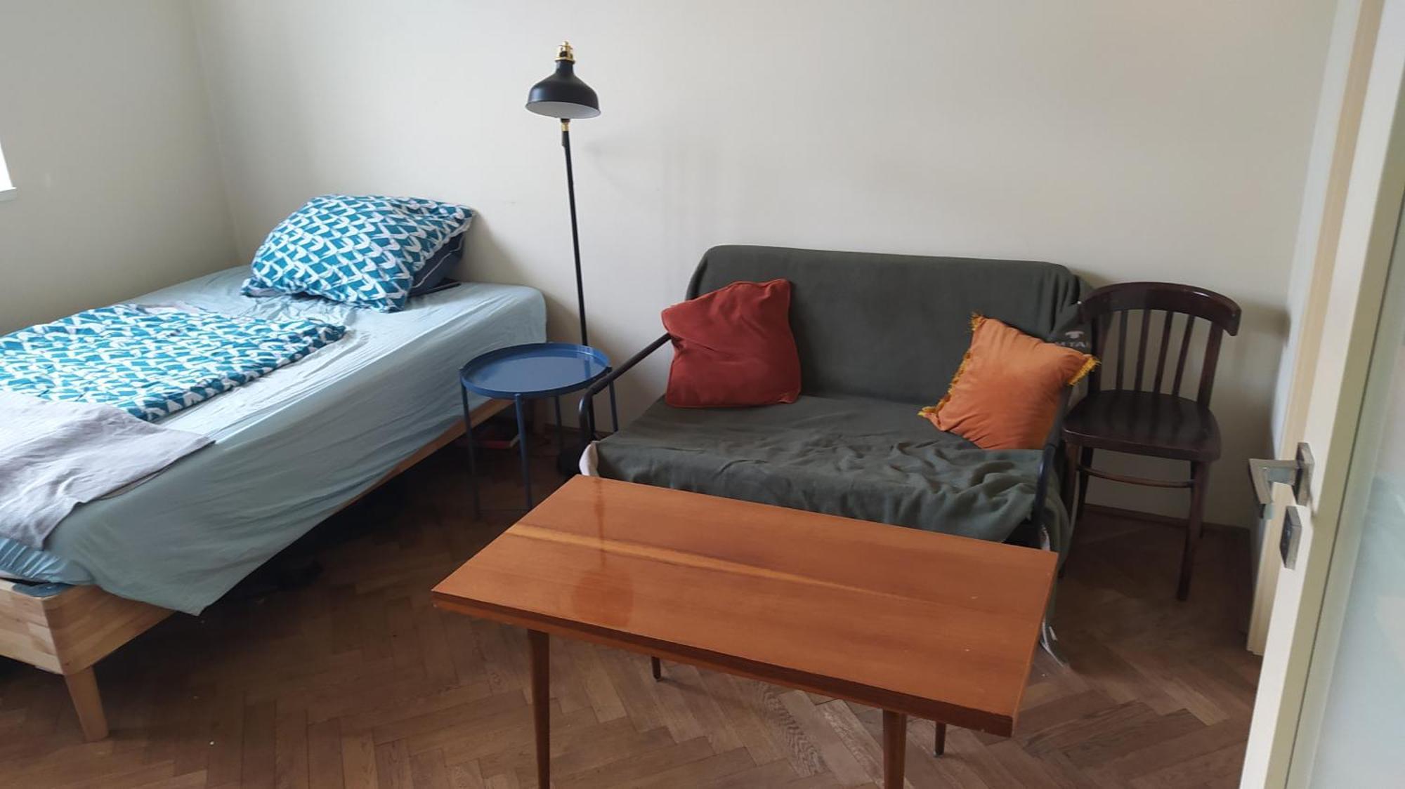 Spacious In 6 Near Center Privatunterkunft