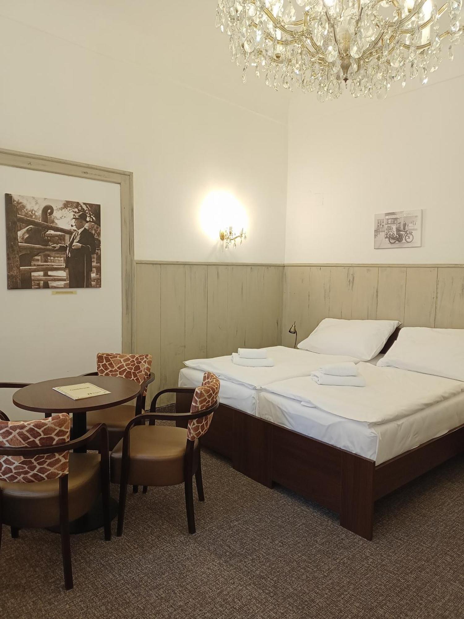 Couette-café Old House 3*