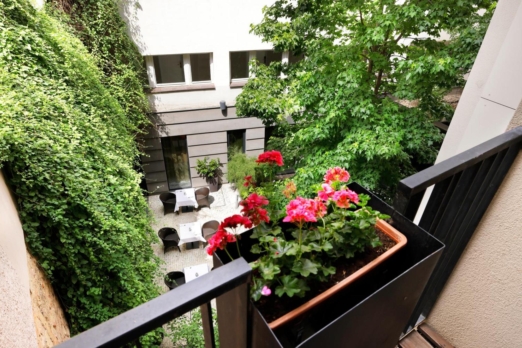 Prokop Square Hotel