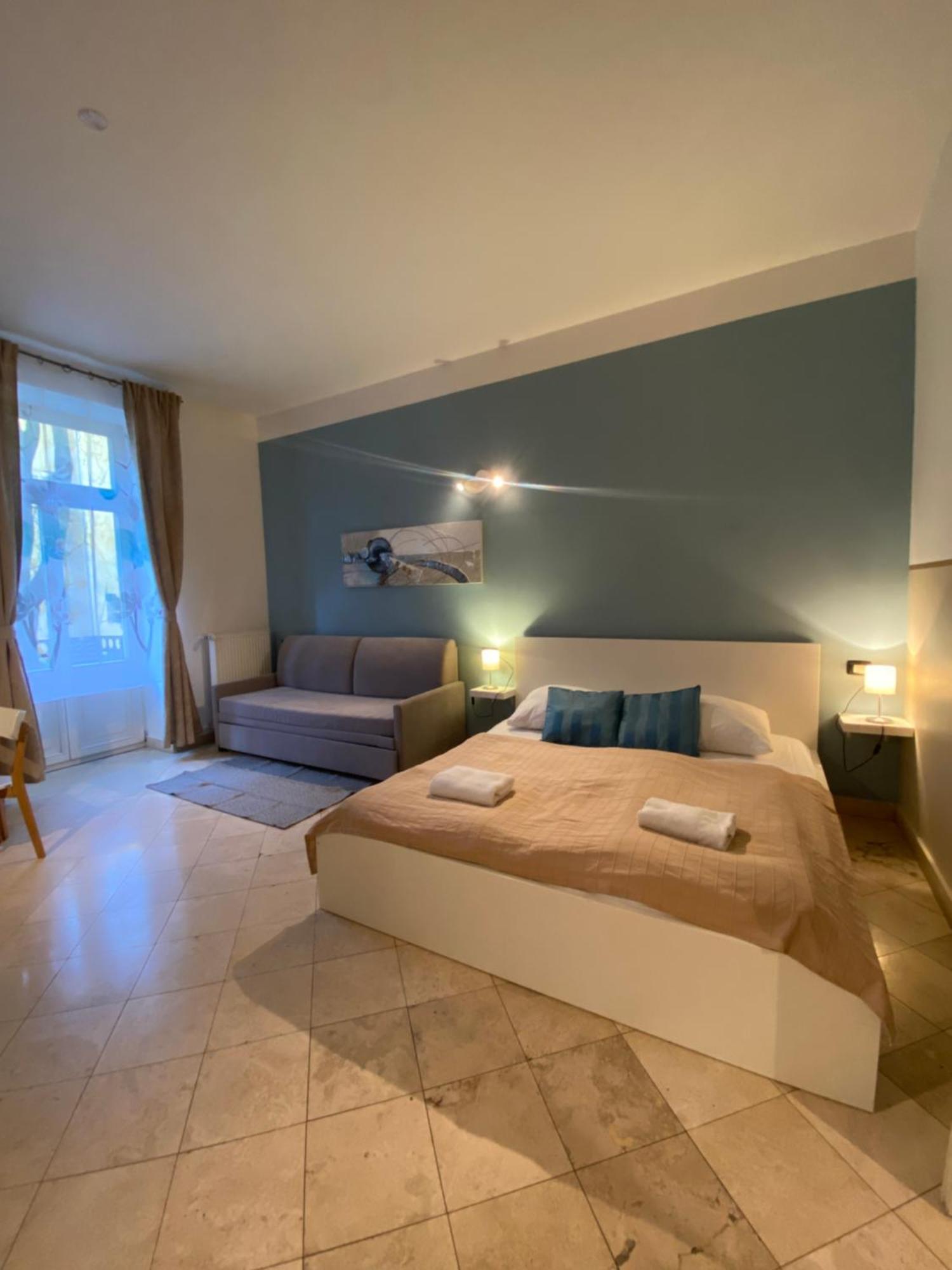 Legerova 33 Apart Otel Prag