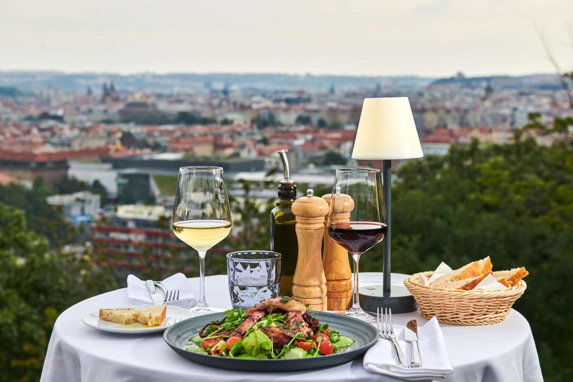 Nh Collection Hotel 4*