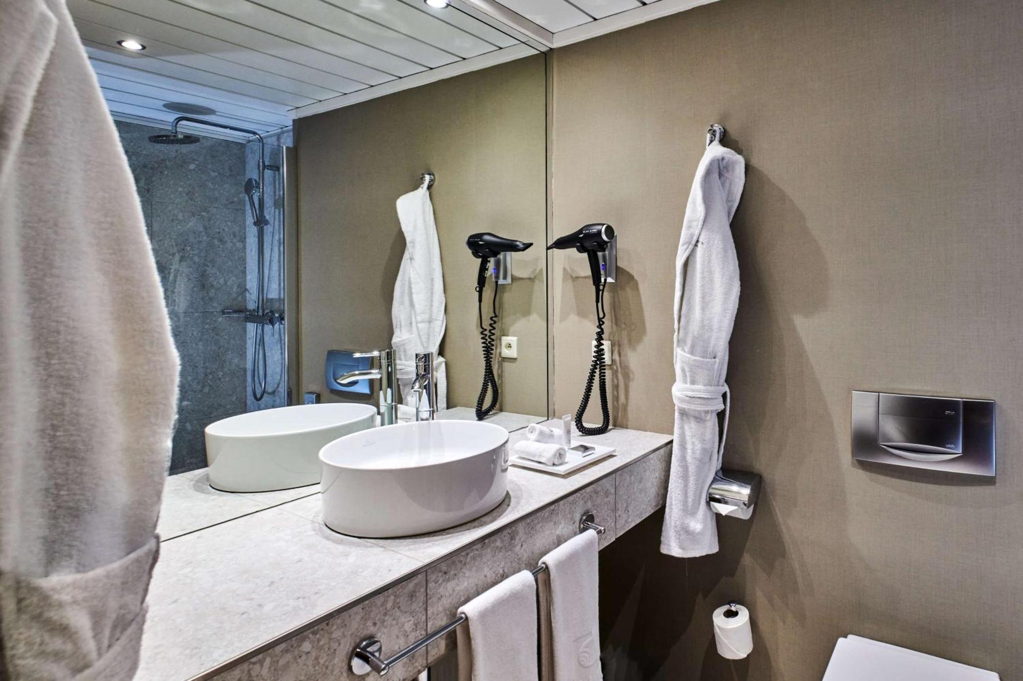 Nh Collection Hotel 4*