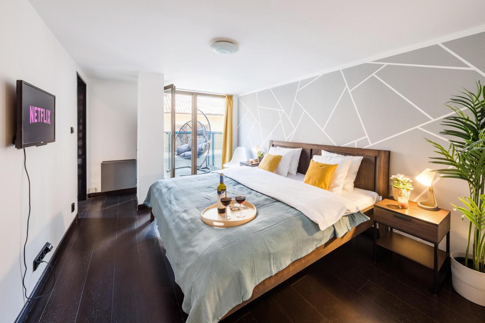 Apartments With Large Balcony, Parking Prague *